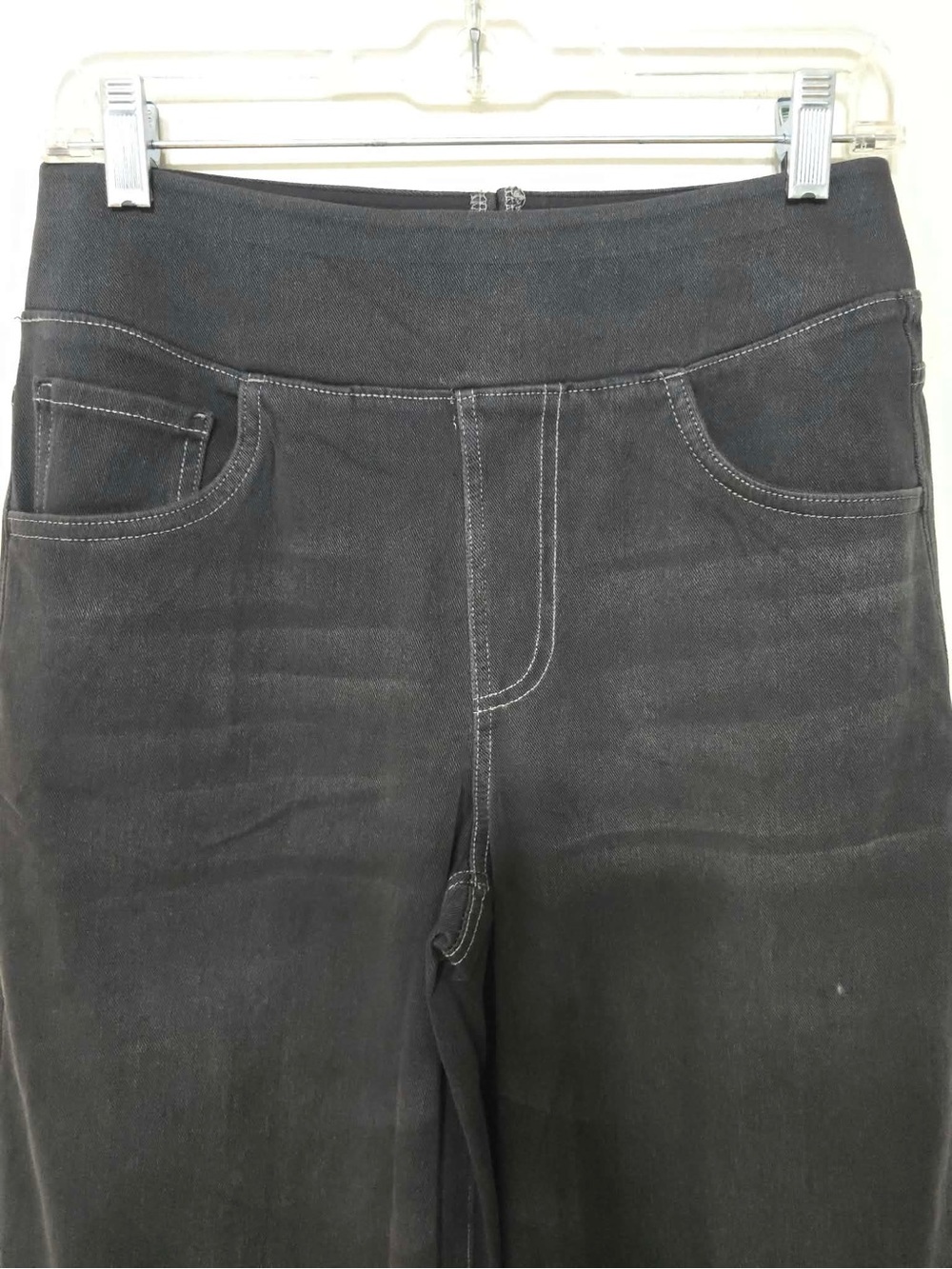 HALARA Black Pull-On Stretch Jeggings with Contrast Stitching